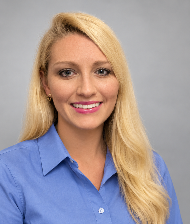 Amanda Lee , DVM